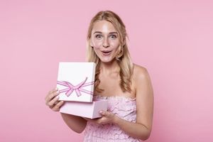 Подарунки для неї: чого хоче жінка?