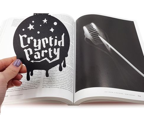 Закладка для книг «Cryptid part» BM02_horror_cryptid_party