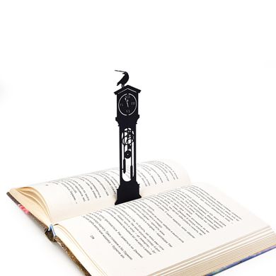 Закладка для книг «Старовинний годинник з вороном» 1619156402251