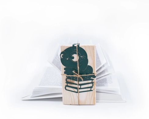 Закладка для книг &laquo;Книжковий хробак&raquo;