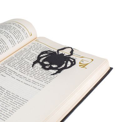 Закладка для книг &laquo;Goth read&raquo;