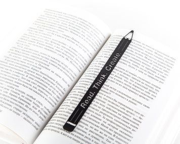 Закладка для книг &laquo;Read.Think.Create&raquo;
